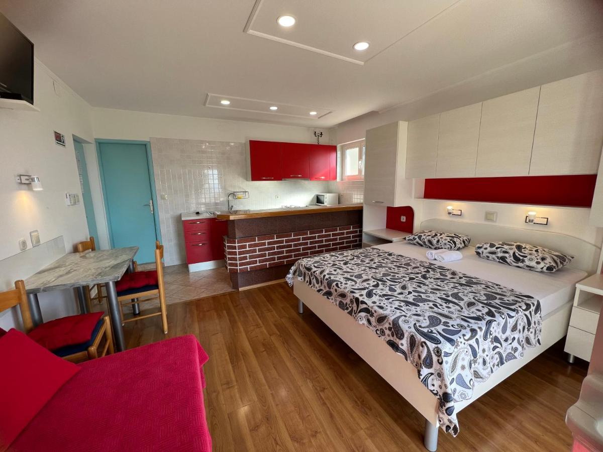 Apartment Jurisic Baska Voda